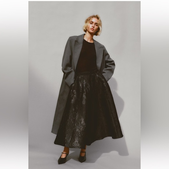 H&M Dresses & Skirts - H&M Black Jacquard A-Line Midi Skirt Textured Full Elegant Evening Wear Sz 2